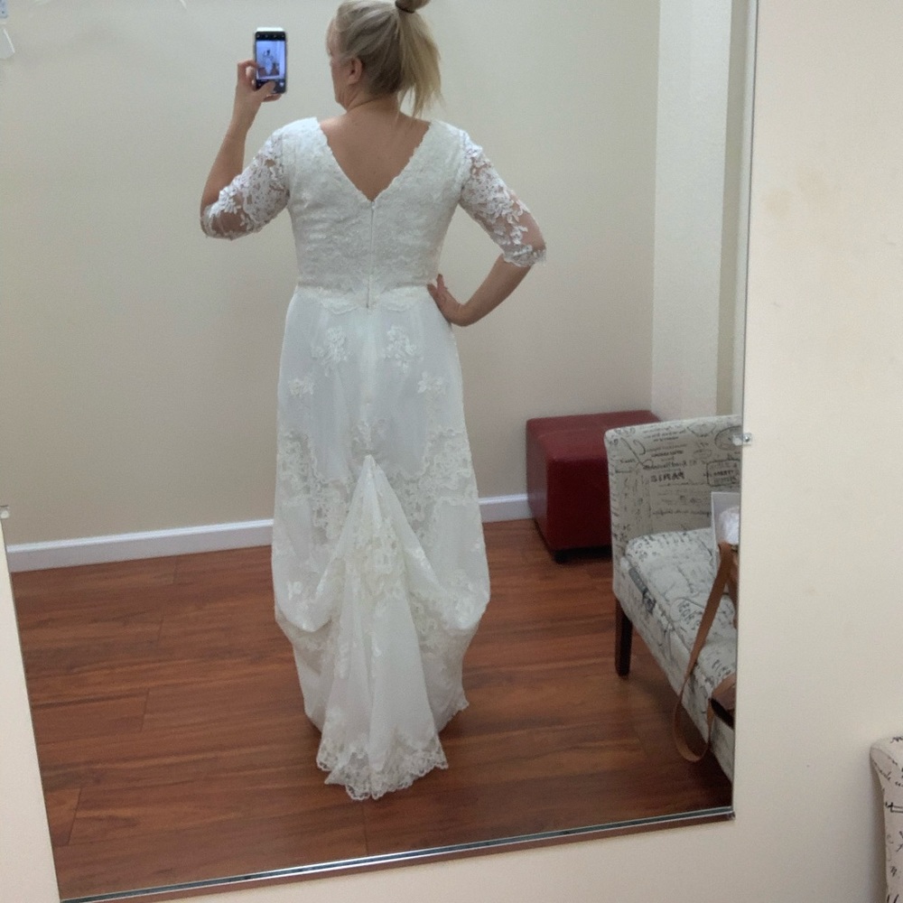 Mon Cheri wedding dress size 16